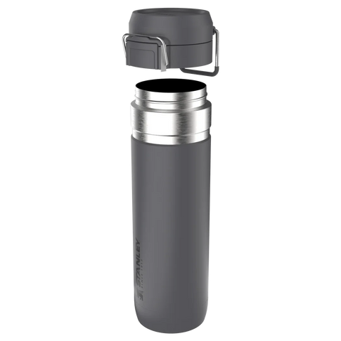 Stanley The Quick-Flip Water Bottle .7L / 24oz - Charcoal